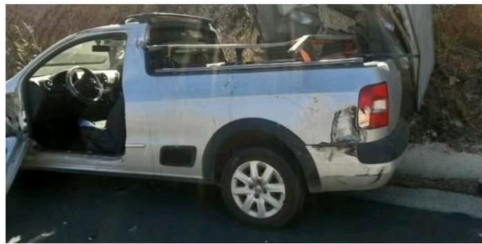 Motorista para veículo em acostamento e, ao tentar sair, morre atropelado po carreta na MG-135