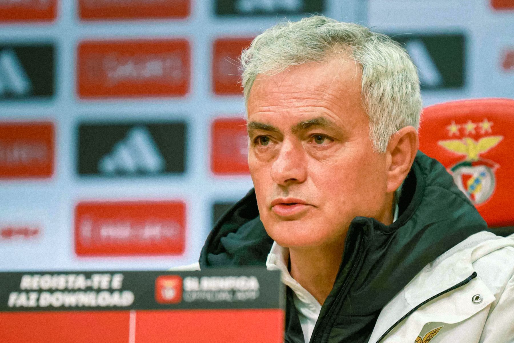 Gigante espanhol anuncia saída de treinador e encaminha acerto com José Mourinho