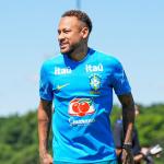 Atitude de Neymar em treino da Seleção chama atenção de Casemiro: 'Não acostuma não'
