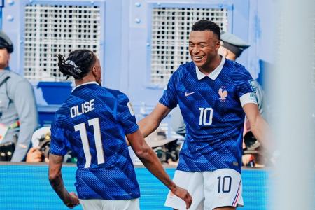 Mbappé e Olise brilharam na goleada francesa contra a Suécia