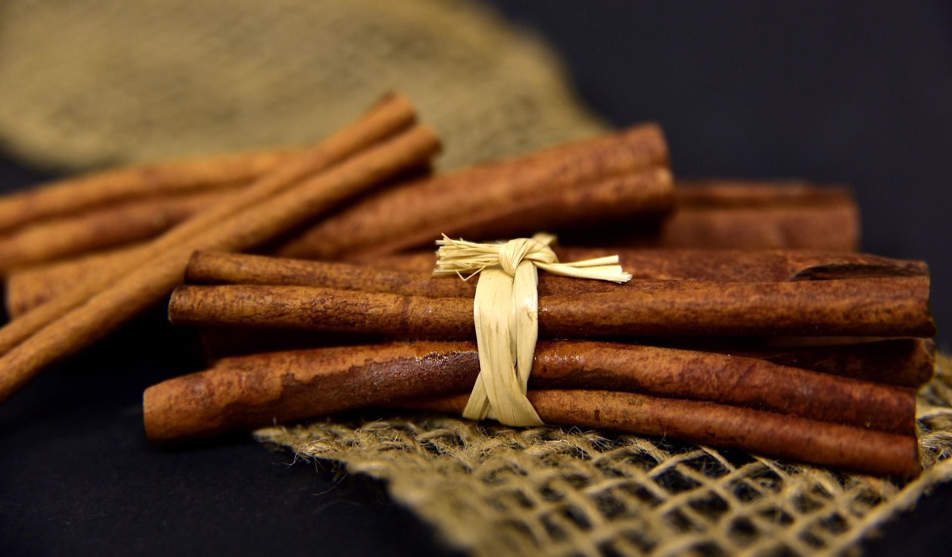 Os segredos de carregar um pau de canela embrulhado em papel alumínio