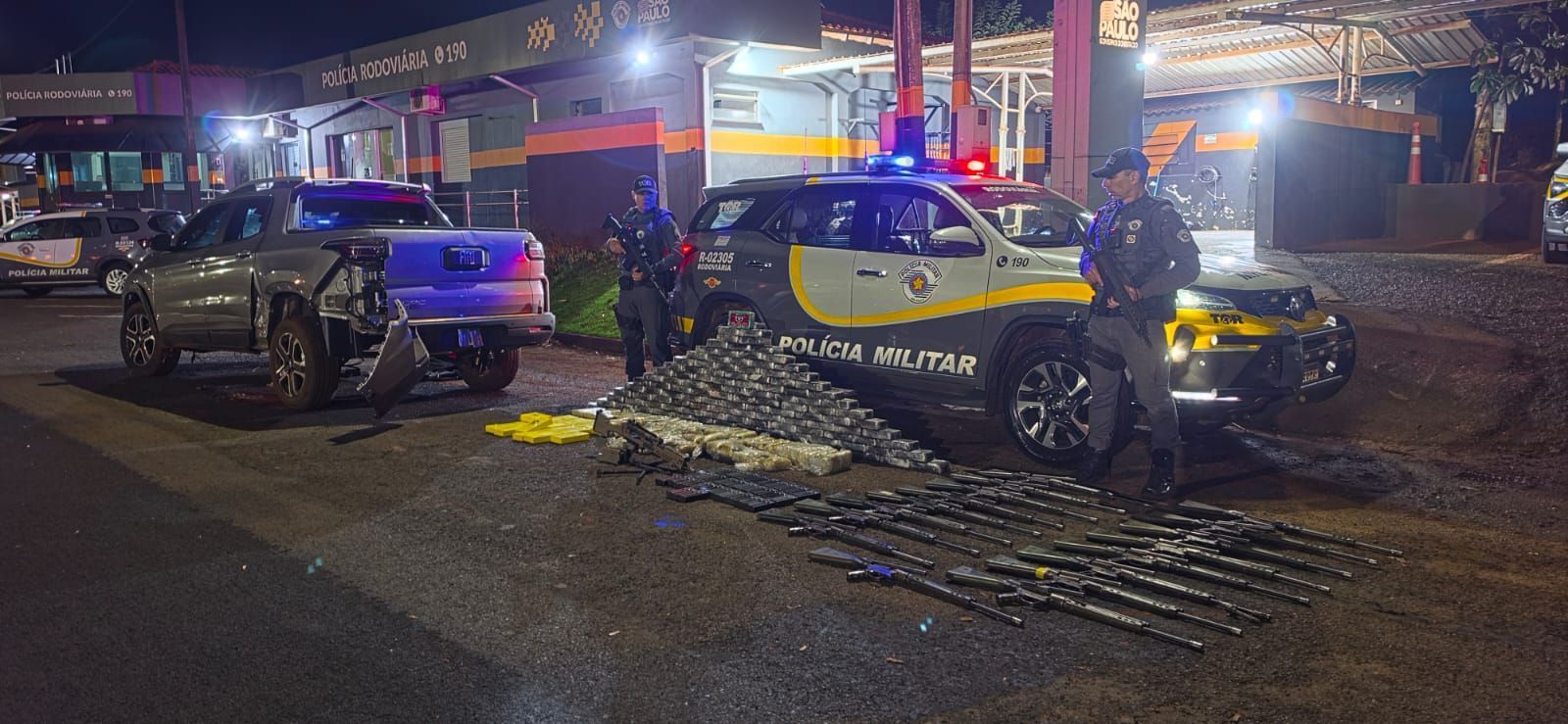 Polícia Militar de SP apreende 18 fuzis que seriam enviados ao Rio de Janeiro
