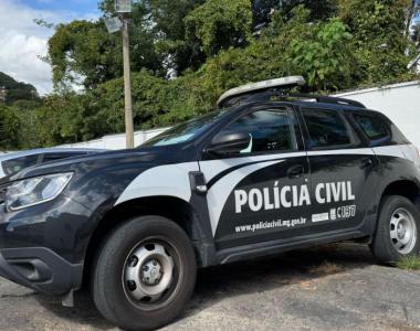 Policiais civis apreenderam aparelhos eletrônicos e outros materiais que serão encaminhados para perícia e análise técnica