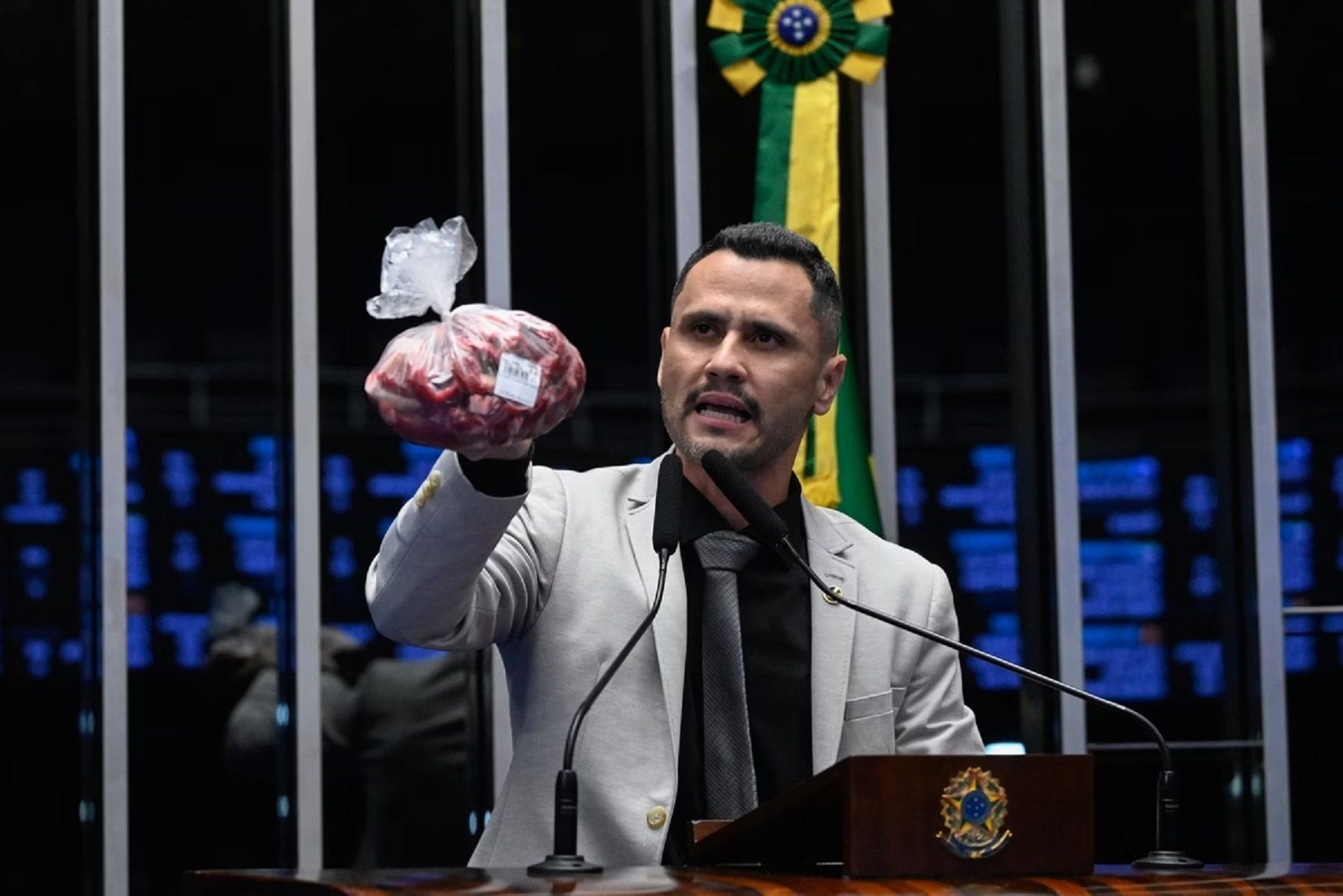 Os bastidores da reunião que pôs fim à candidatura de Cleitinho