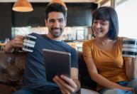 Qual a diferença de plataformas financeiras digitais e bancos tradicionais