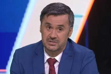 Rade Bogdanovic, comentarista da RTS, TV pública da Sérvia • Reprodução/RTS