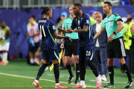 Rayan substituindo Raphinha em Brasil x Haiti