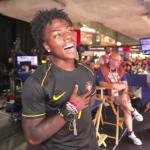 Speed chora, vibra com CR7 e até canta hino em goleada de Portugal na Copa