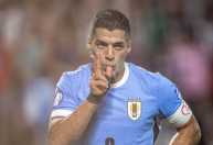 Técnico do Uruguai explica ausência de Suárez na convocação para a Copa do Mundo