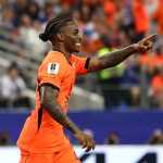 Autor de gol da Holanda na Copa revela inspiração em Neymar: ‘É o meu ídolo’