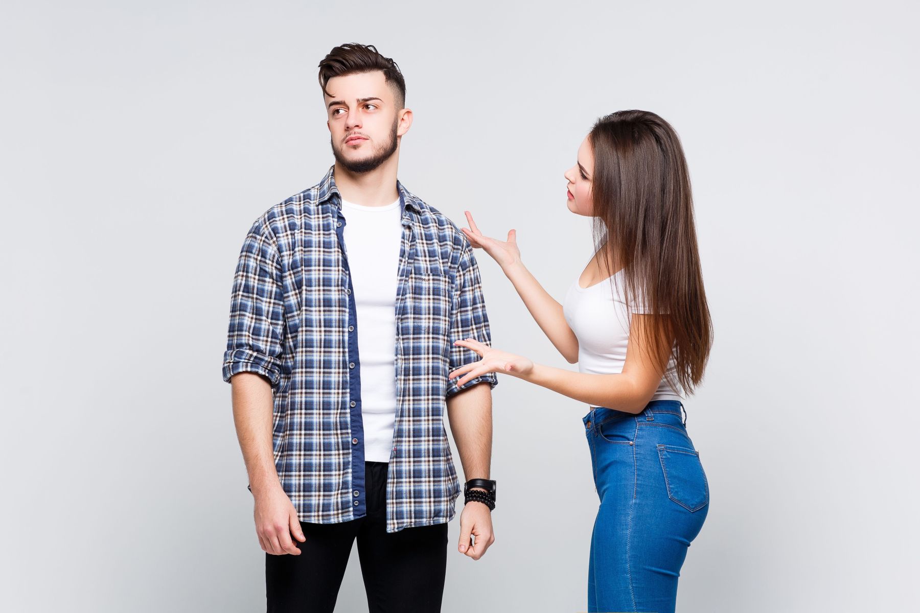 Por que algumas pessoas evitam olhar nos olhos ao falar? A psicologia explica