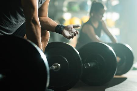 Imagem do Freepik de treino em uma academia particular