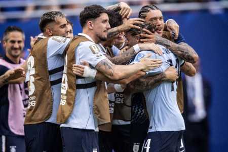 Canobbio comemora o gol marcado pelo Uruguai contra Cabo Verde