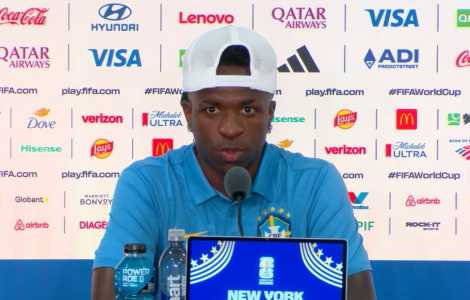 Vinicius Júnior em entrevista coletiva na véspera da estreia na Copa de 2026