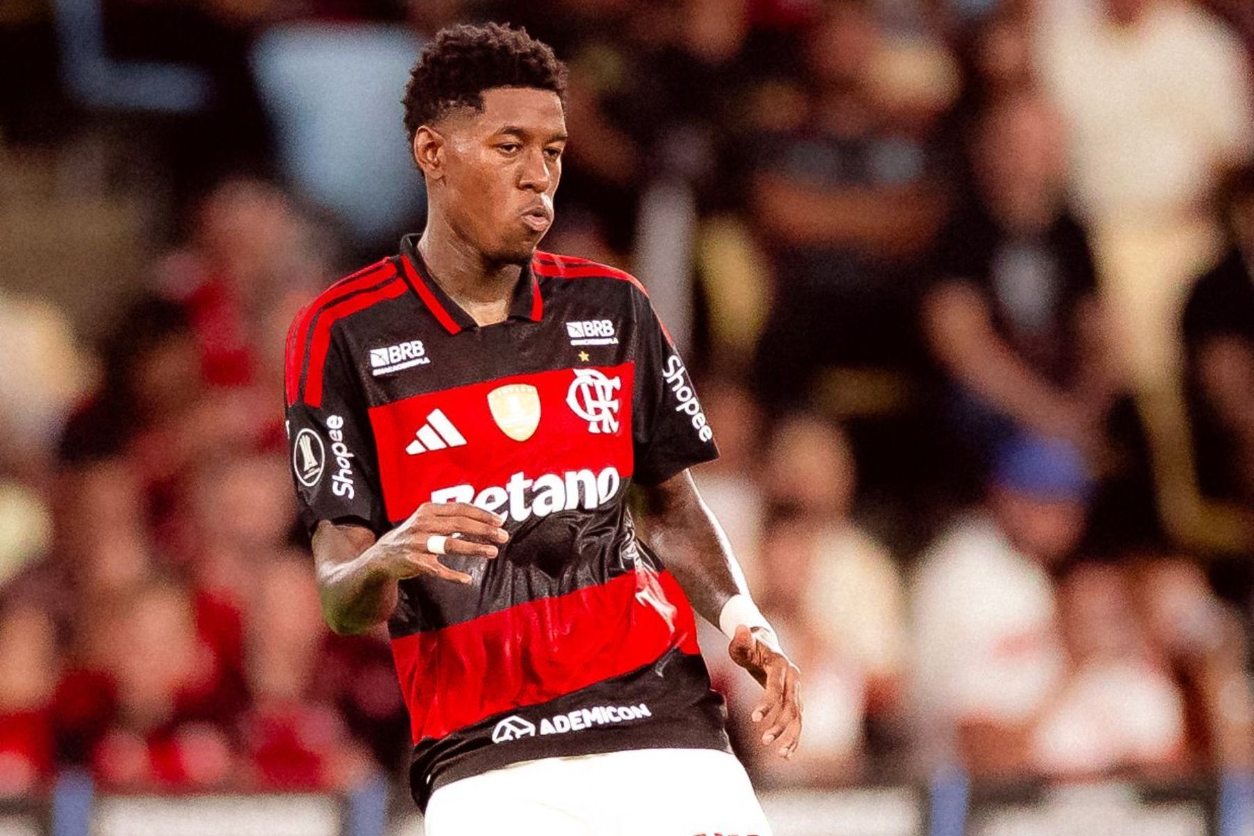 Vitão luta por espaço, mas entende concorrência no Flamengo: 'Aprender'