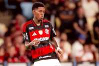Vitão luta por espaço, mas entende concorrência no Flamengo: 'Aprender'