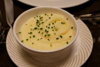 Os cozinheiros concordam: para o purê de batata ficar mais cremoso, o segredo não é mais leite