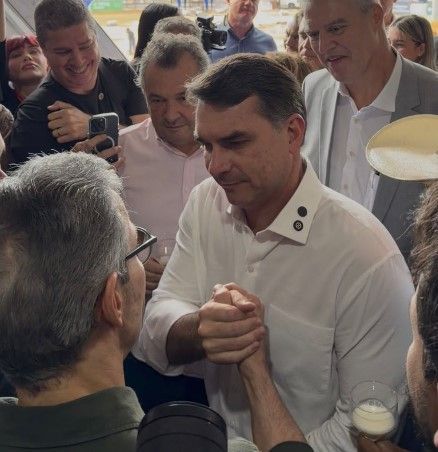 Zema e Flávio se encontram na Megaleite: 'Vamos tirar o PT'