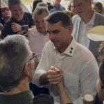 Zema e Flávio Bolsonaro se encontram na Megaleite: 'Vamos tirar o PT'