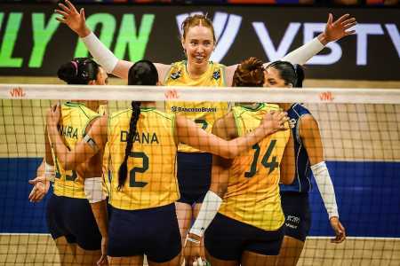 Brasil comemora ponto sobre a Holanda