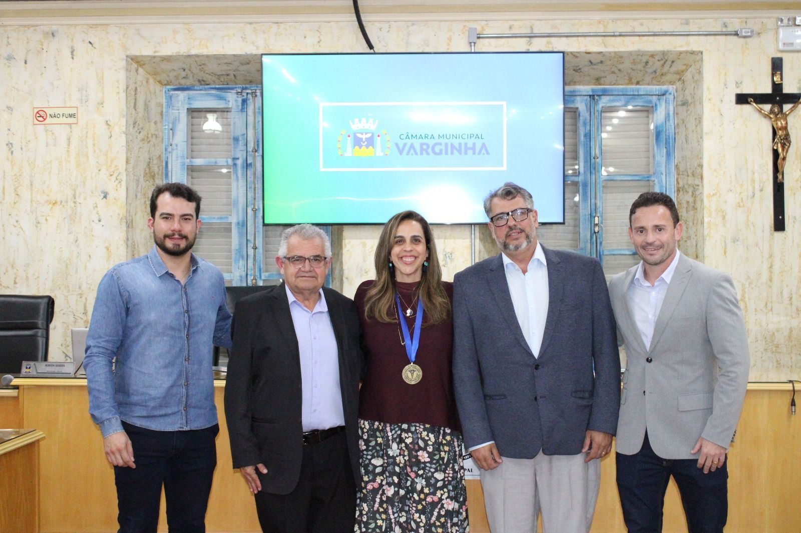 Laboratório Frota recebe homenagem da Câmara de Varginha pelos 90 anos
