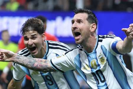 Messi perde pênalti, mas se redime e classifica Argentina contra o Egito na Copa