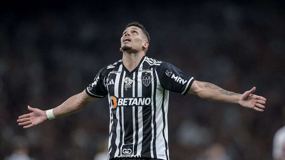Última vitória do Atlético sobre Palmeiras teve gol de Paulinho, adversário neste domingo