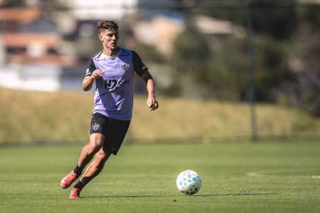 Lateral do Atlético reacende sonho e mira novo ciclo da Seleção Brasileira