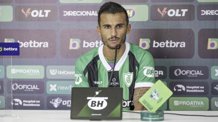 Apresentação de Guilherme Parede pelo América no CT Lanna Drumond