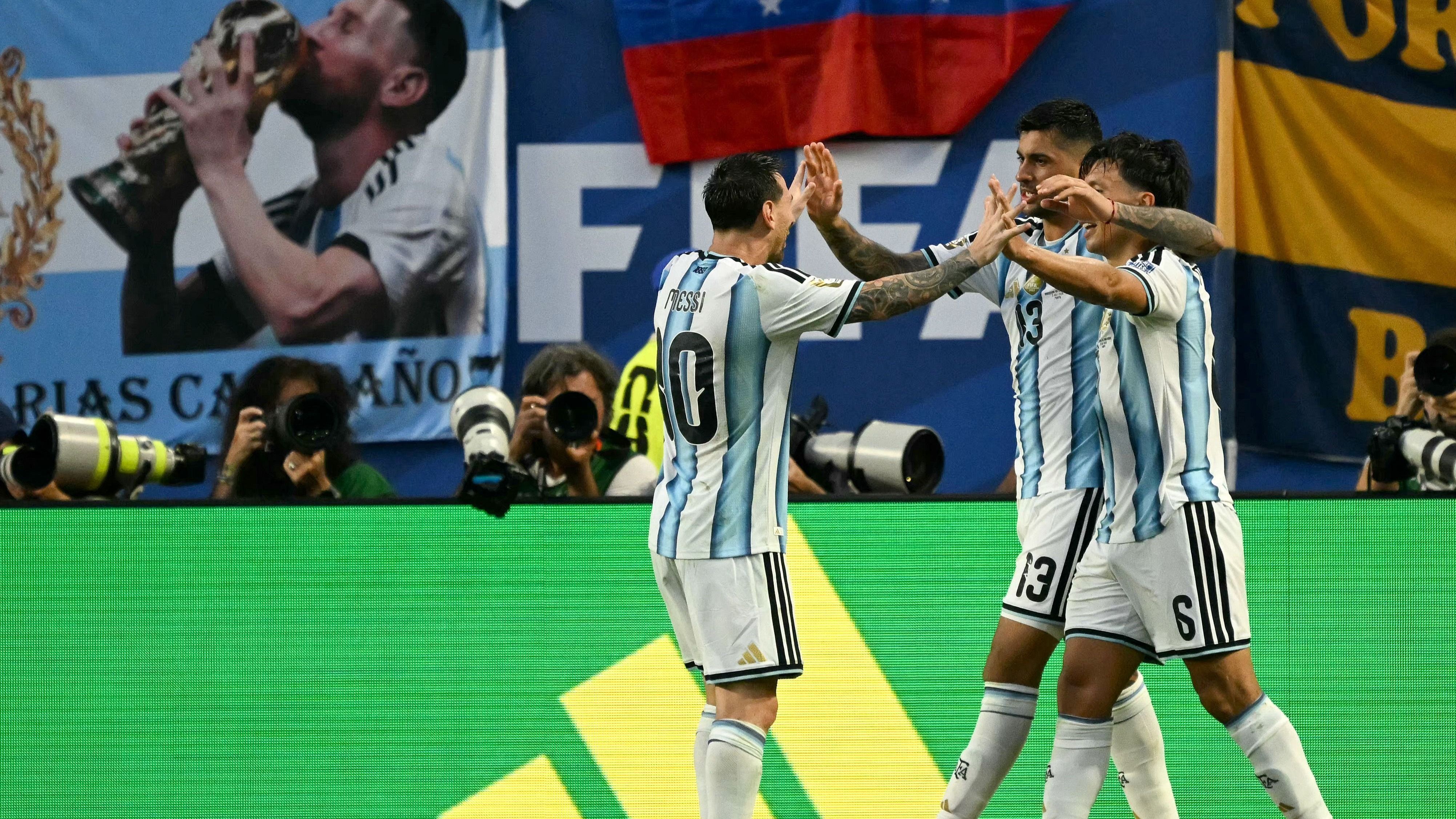 Com muito drama, Argentina vence Cabo Verde na prorrogação e avança às oitavas da Copa