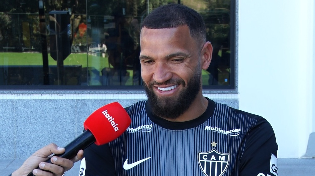 Ídolo do Atlético, Everson exalta Fábio e revela plano de carreira: 'Passar dos 40'