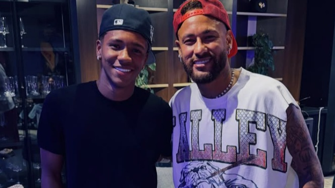 Joia do Atlético realiza sonho e se declara a Neymar: 'Eu te amo'