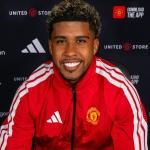 Manchester United anuncia contratação de Andrey Santos por R$ 329 milhões
