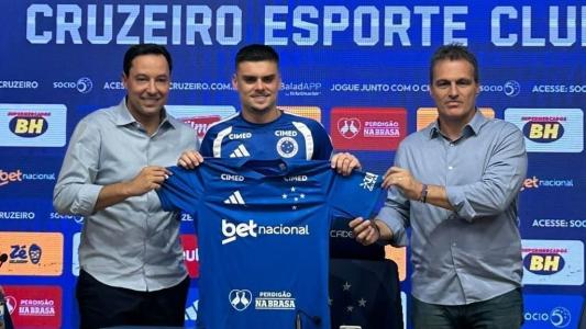 Gabriel Pec, reforço do Cruzeiro, durante coletiva de apresentação
