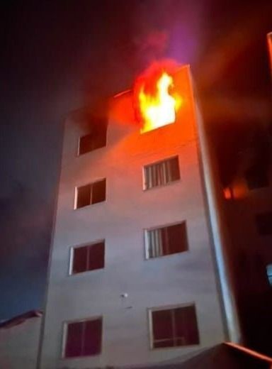 Defesa Civil de Varginha faz vistoria em prédio evacuado após incêndio