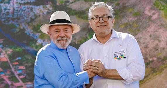 O presidente da República, Luiz Inácio Lula da Silva, e o ministro da Saúde, Alexandre Padilha.