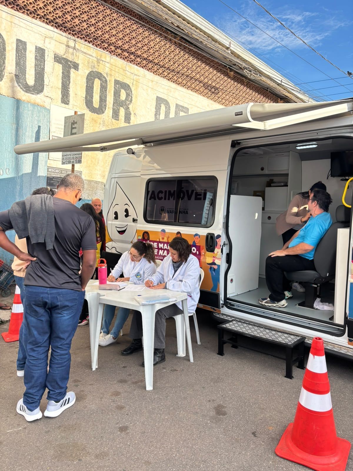 Varginha divulga novo cronograma para vacinação itinerante em julho