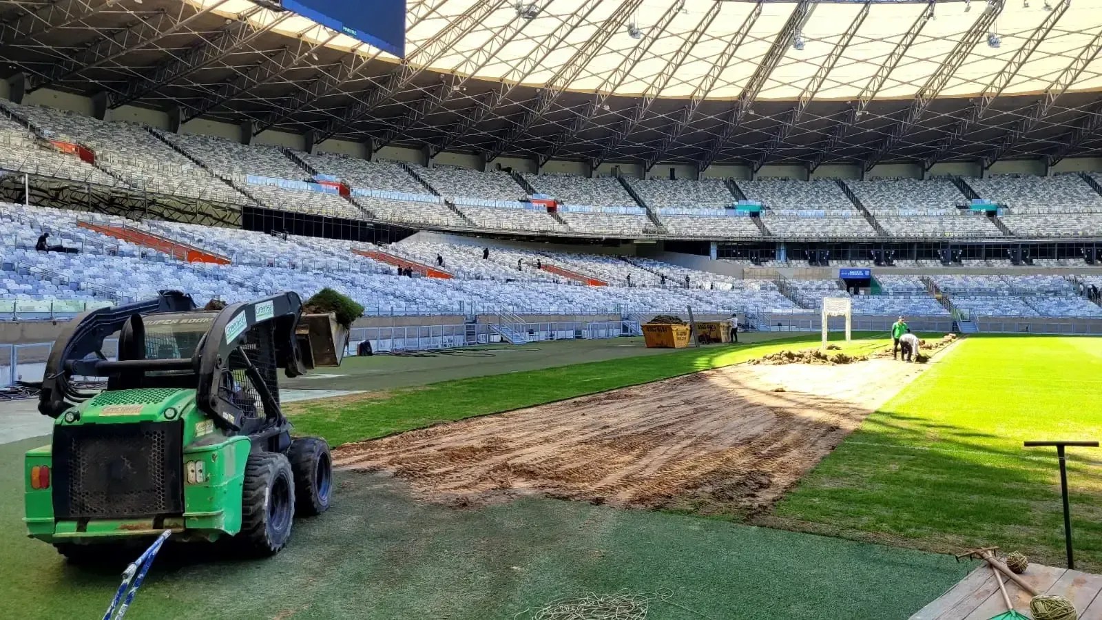 Mineirão inicia replantio do gramado antes de duelo entre Cruzeiro e Chapecoense