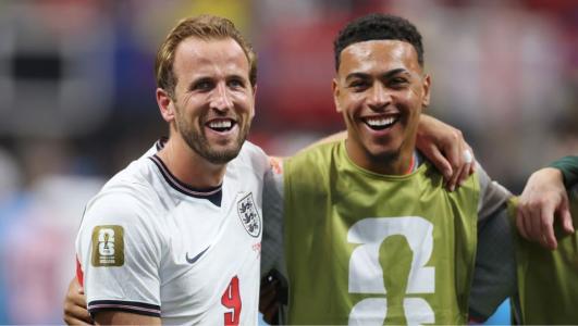 Harry Kane e Morgan Rogers em ação pela Seleção da Inglaterra