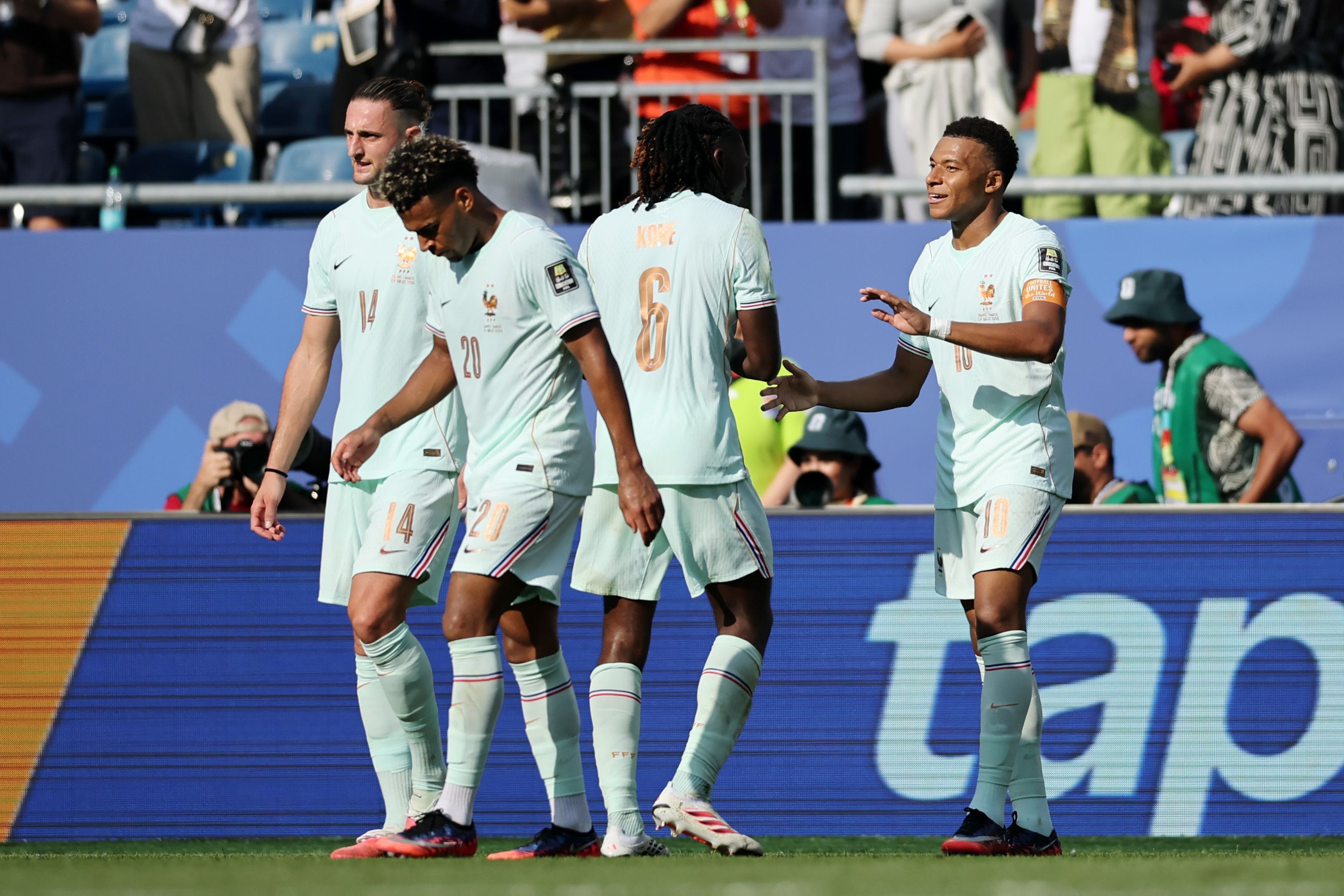 Pendurados passam ilesos, e França não terá desfalques para semifinal da Copa