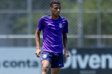 Yago Gonçalves em jogo-treino no CT Joaquim Grava