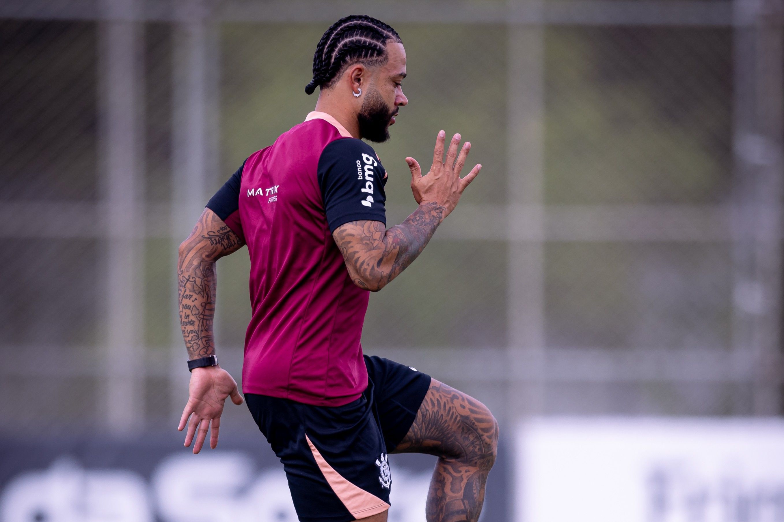 Corinthians e Memphis ajustam últimos detalhes por renovação