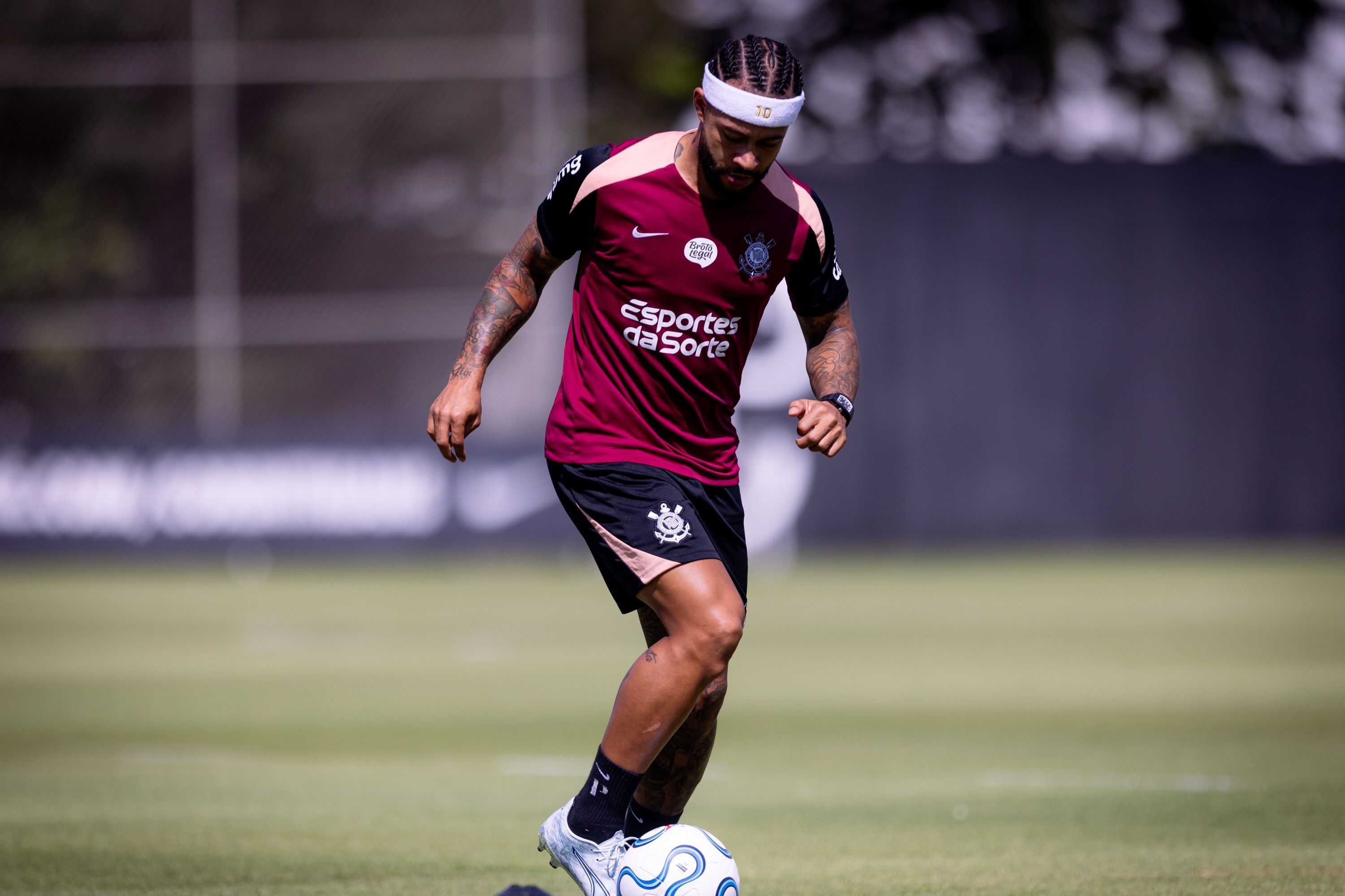 Corinthians estipula data de retorno para Memphis; entenda o cenário