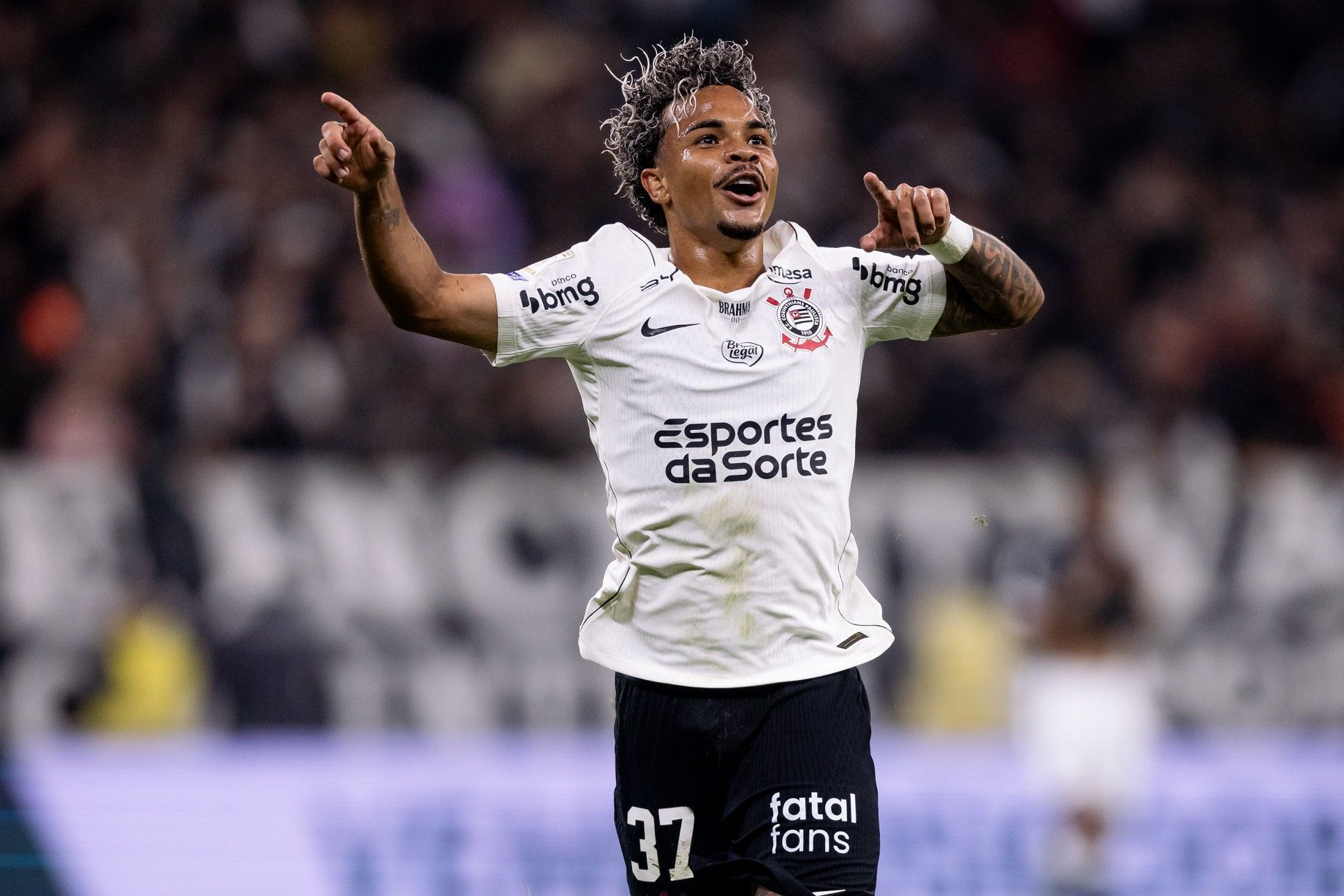 Kaio César manda recado sobre futuro após ganhar espaço no Corinthians