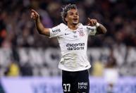 Kaio César manda recado sobre futuro após ganhar espaço no Corinthians