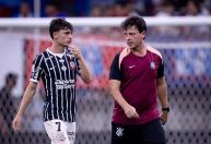 Diniz aponta ‘culpado’ por empate do Corinthians e celebra ponto fora de casa