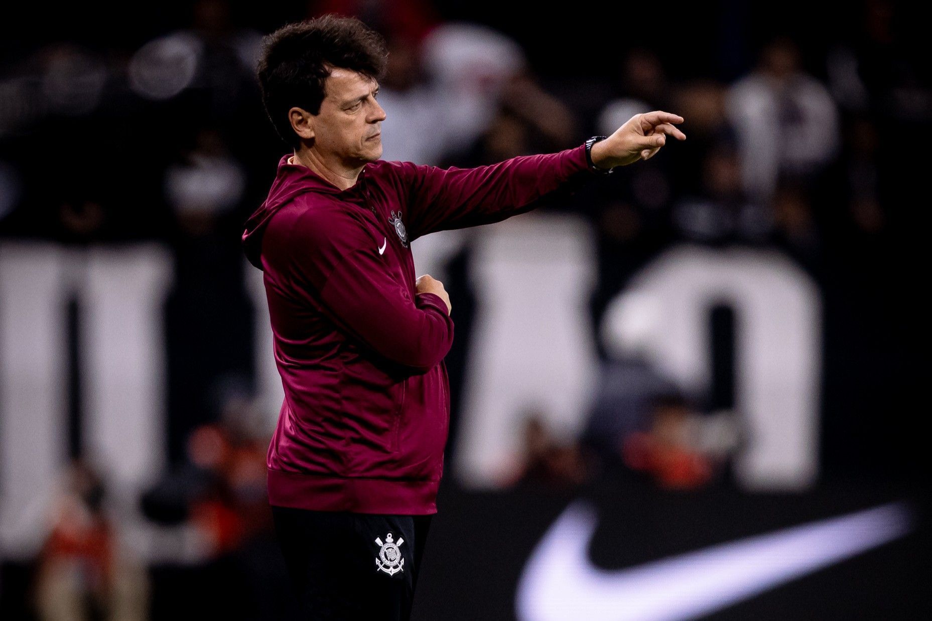 Diniz, do Corinthians, dispara contra gramado da Arena: 'Pior que já vi'