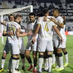 Ex-Cruzeiro brilha, Criciúma vence a Ponte Preta e vira líder na Série B