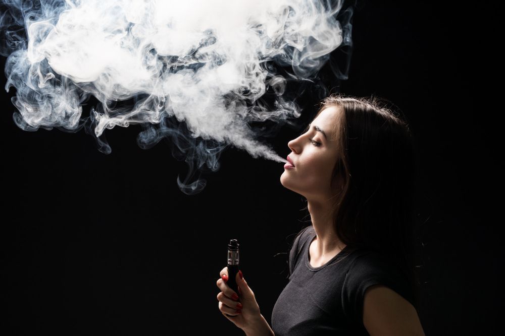 Vapes comprometem o desempenho físico tanto quanto o cigarro comum, revela estudo com jovens