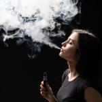 Vapes comprometem o desempenho físico tanto quanto o cigarro comum, revela estudo com jovens